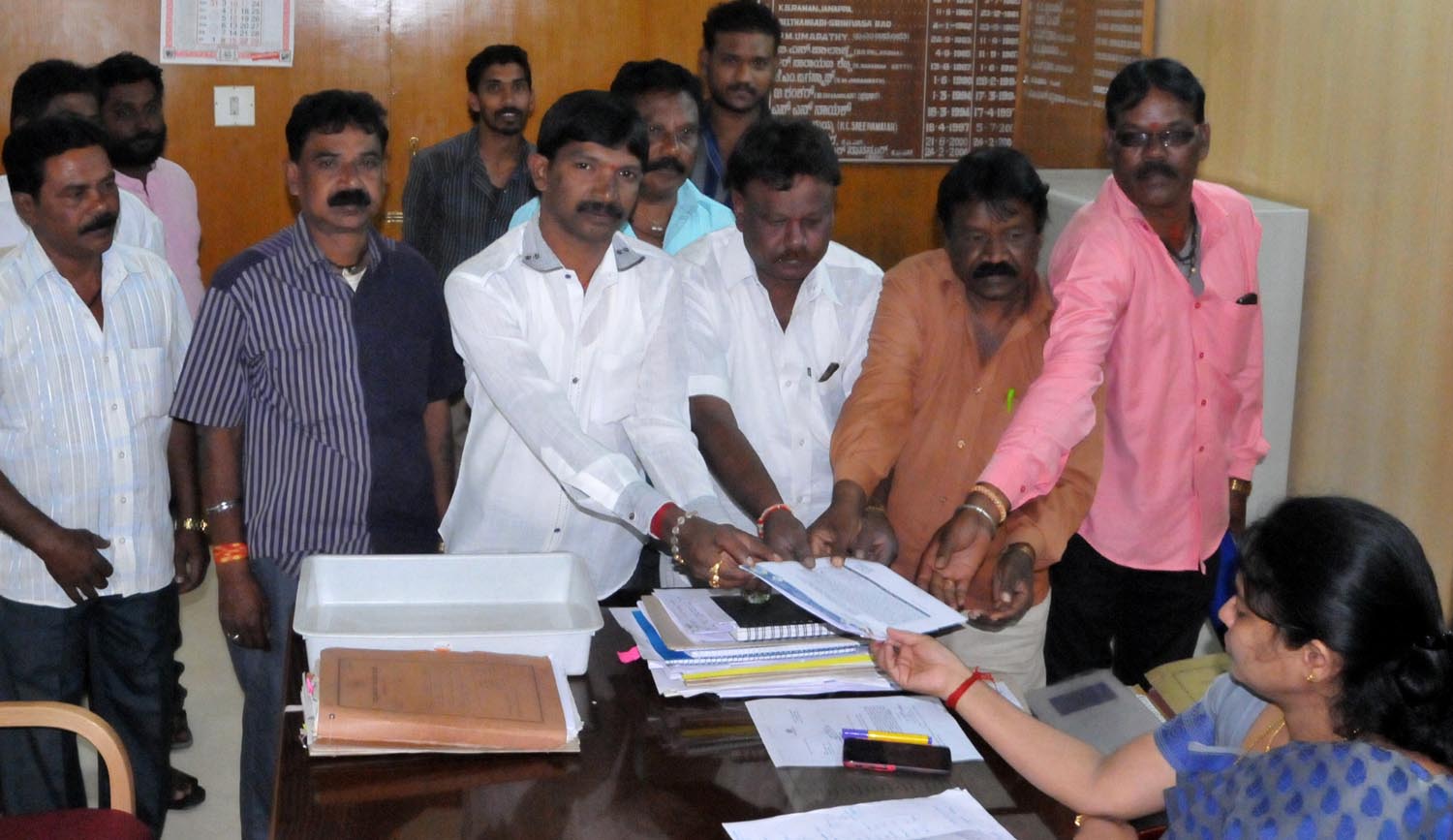 ಪೌರಕಾರ್ಮಿಕರ ನಿವೇಶನದಲ್ಲಿ ಮನೆ ನಿರ್ಮಾಣಕೆ ಅವಕಾಶ ನೀಡಲು ಎಡಿಸಿಗೆ ಮನವಿ